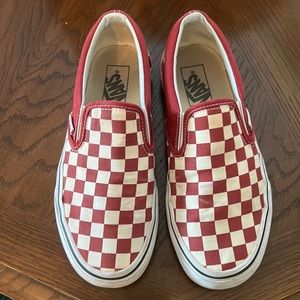 Maroon Checkered Vans size Men’s 6.5/Women’s 8. Great condition.